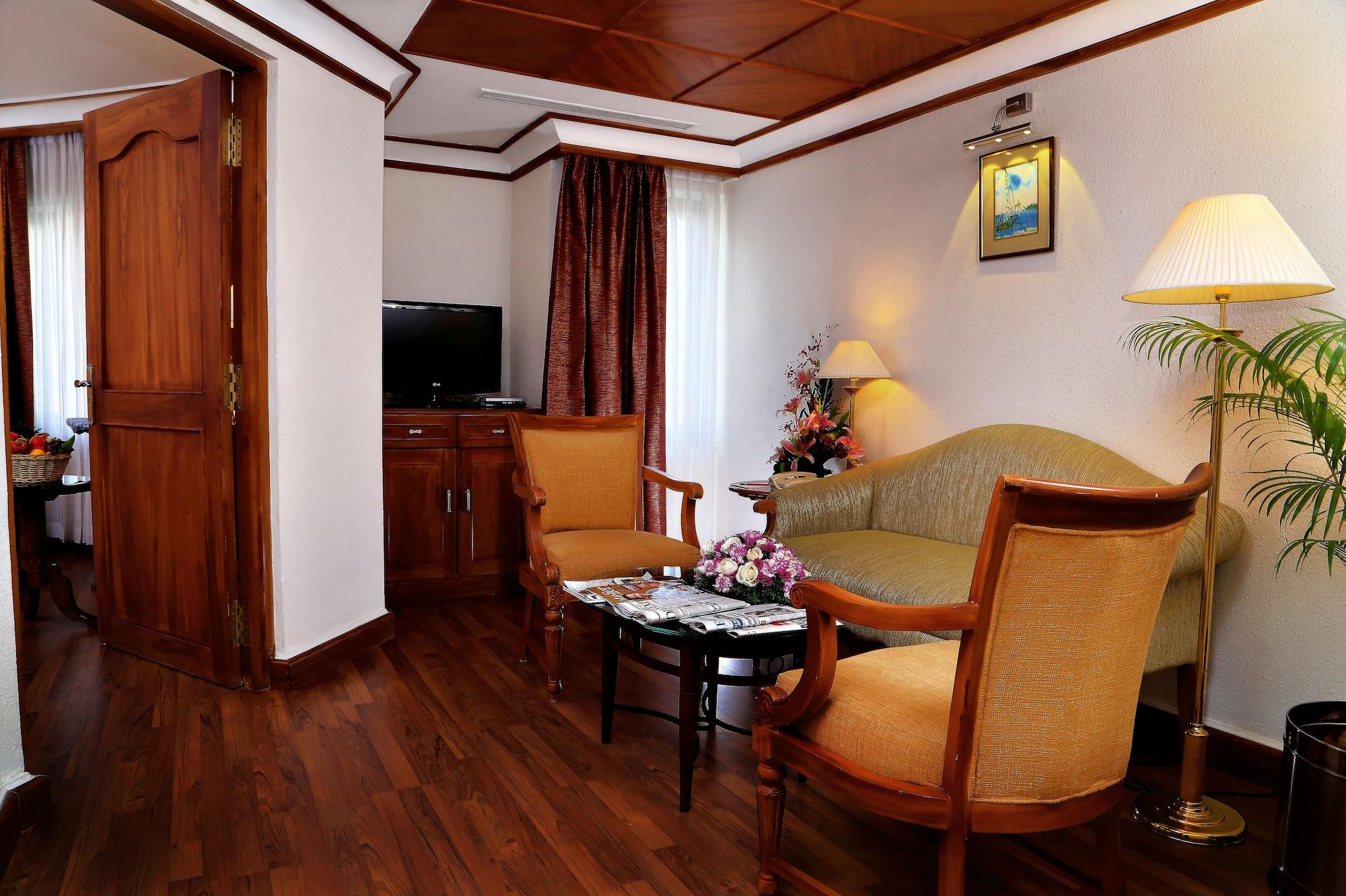 Gokulam Park Hotel Kochi Esterno foto